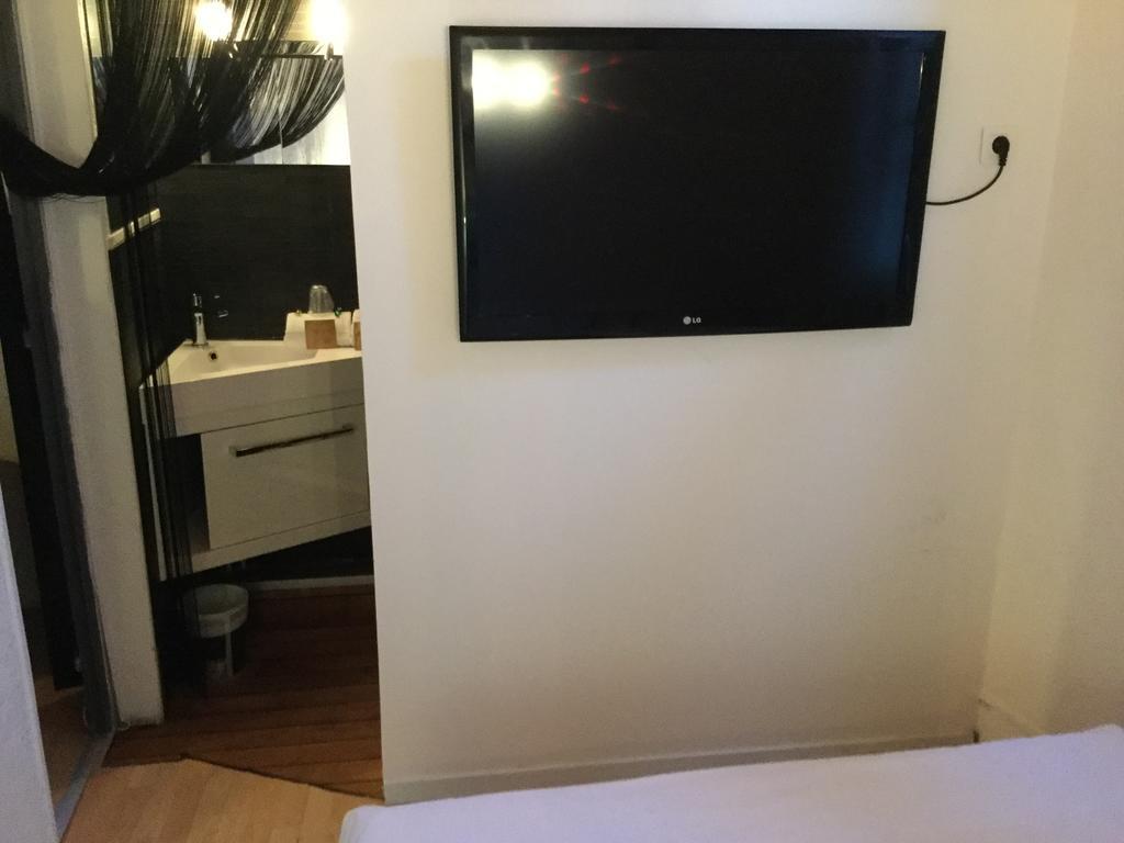 Hotel Restaurant Le 8 Mandelieu エクステリア 写真