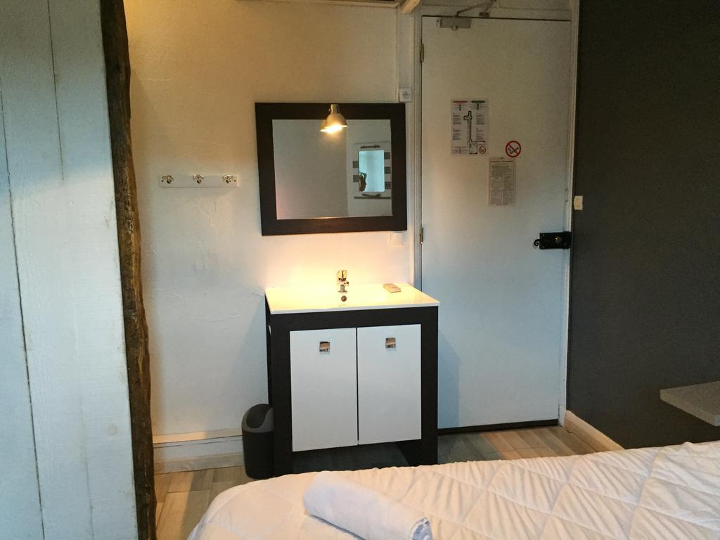Hotel Restaurant Le 8 Mandelieu エクステリア 写真